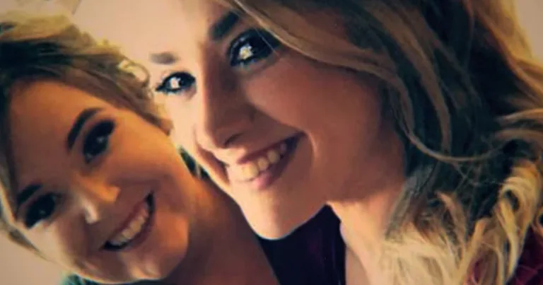 Taylor Parker smiling beside another woman.